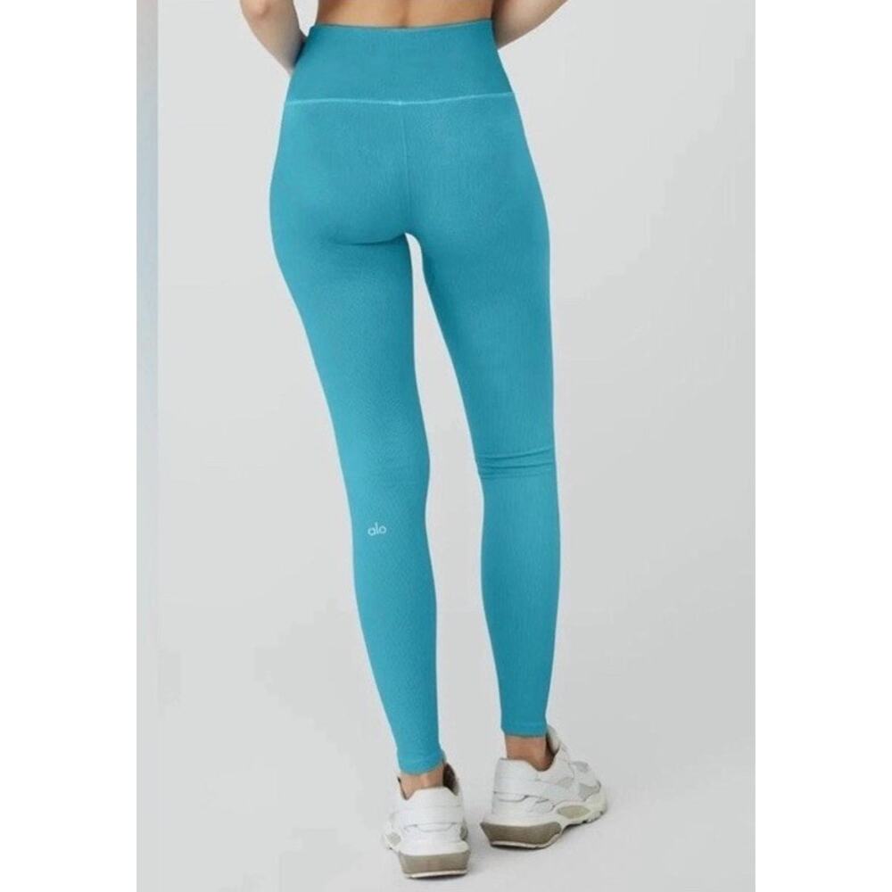 ALO Yoga High Waist Airlift Leggings Bright Aqua Size M MINT CONDITION